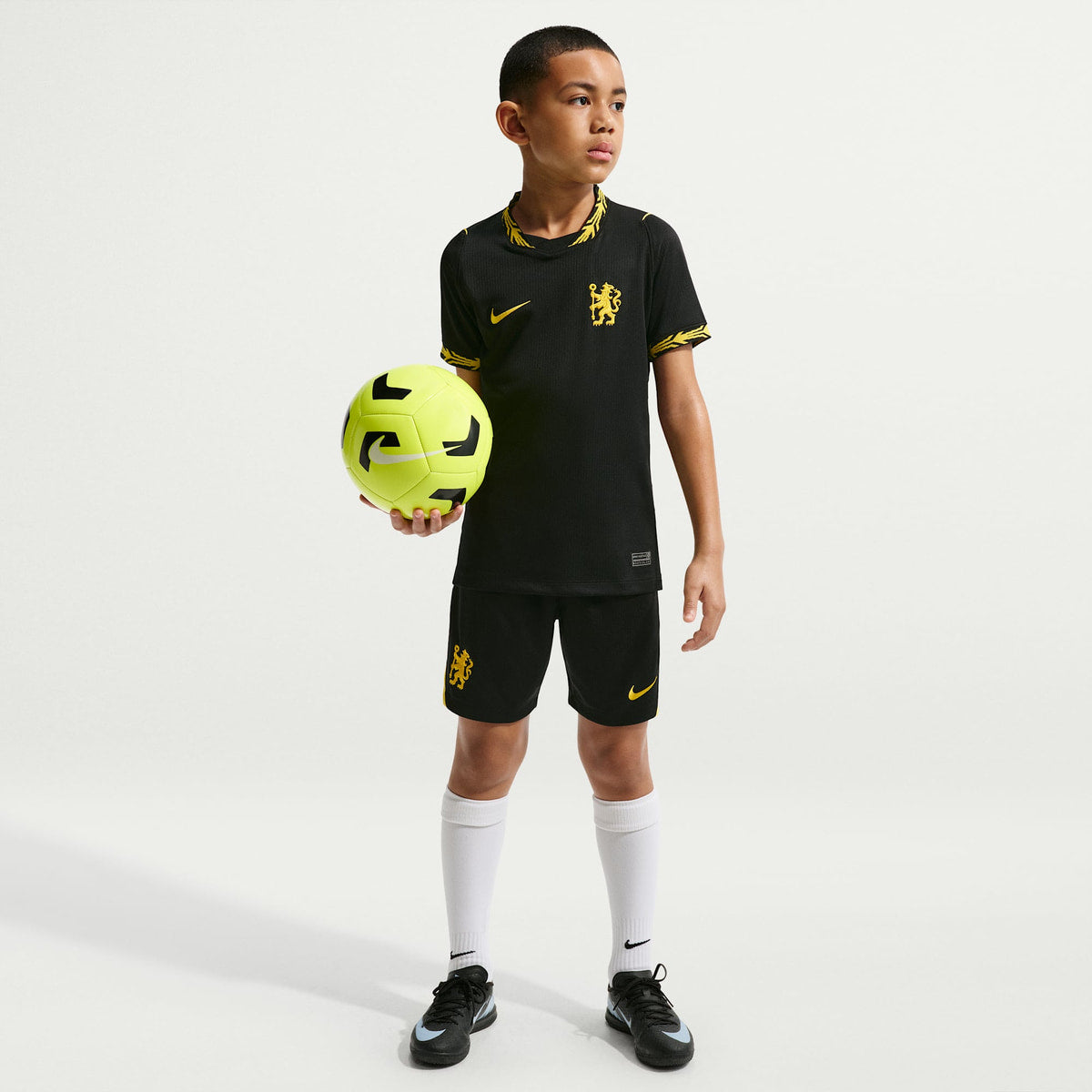 Away 26/27 Kids Shirt Kit